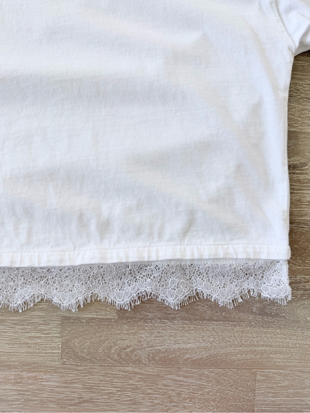 LOFT White Lace Hem Tee Top | Size Small Petite SP - Picture 8 of 10